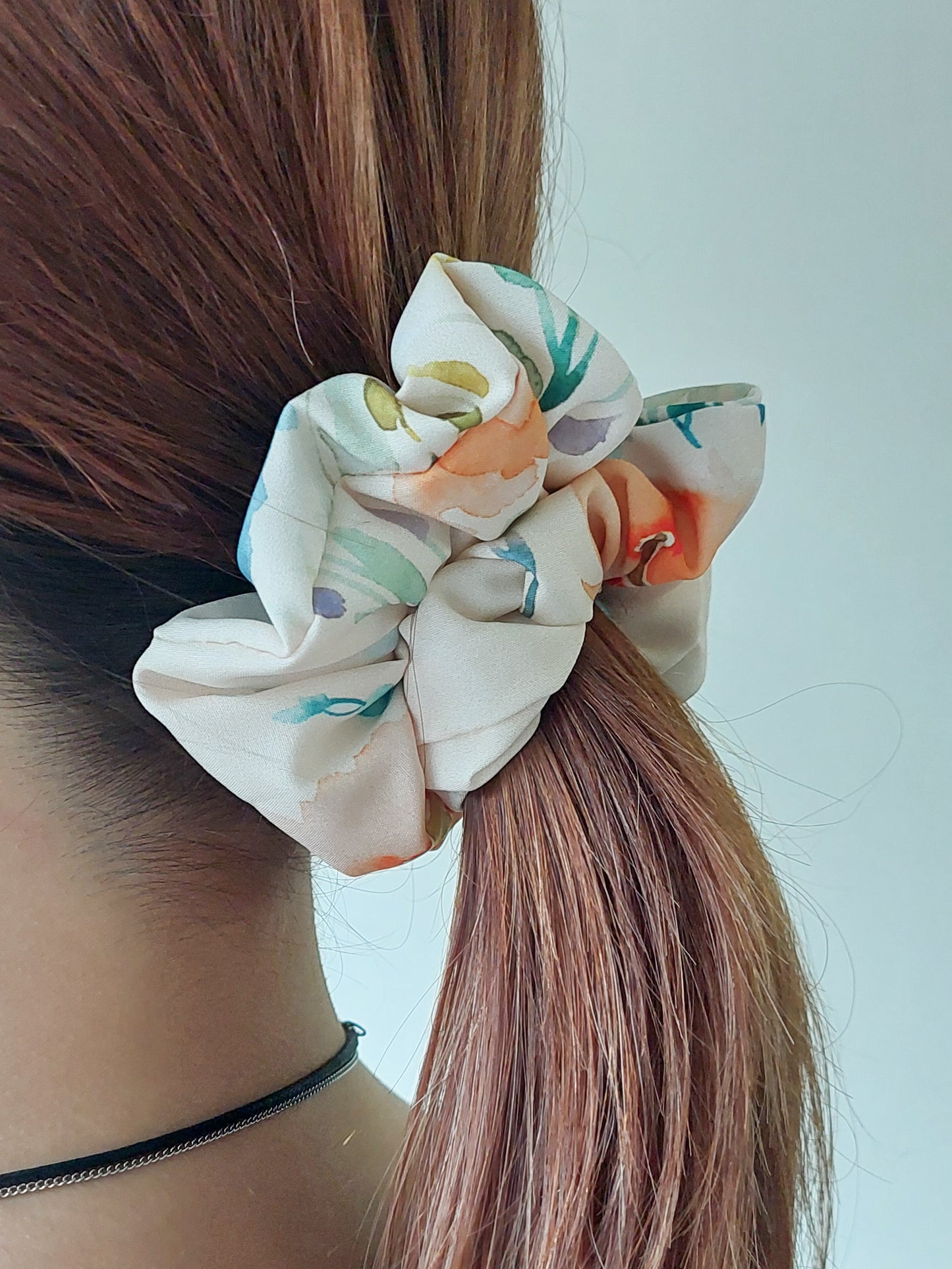Gardens scrunchie (Beige)